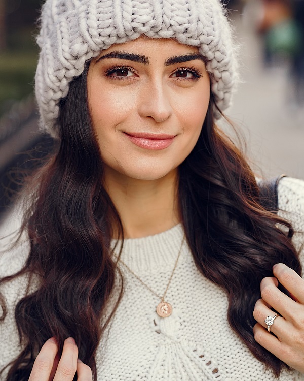 Healthy woman wearing white hat